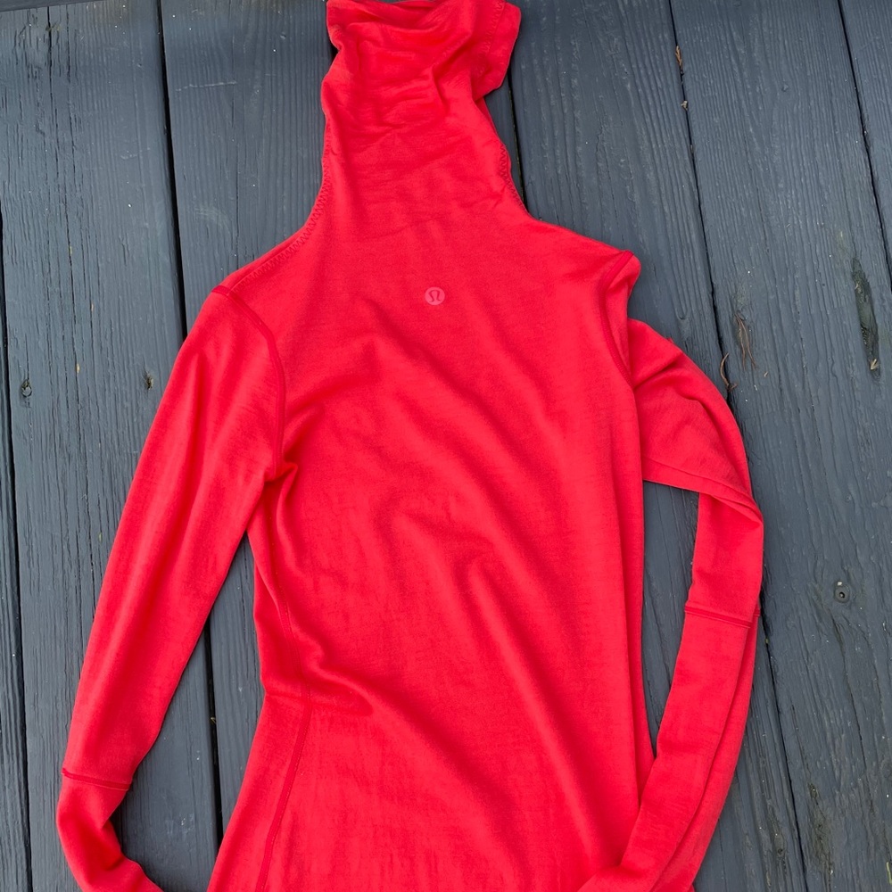 Lululemon Coral Turtleneck with Thumb Holes